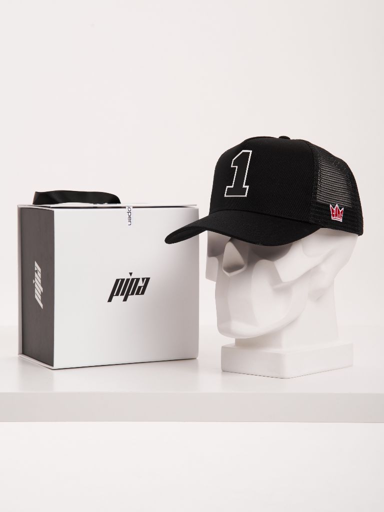 PIPA №1 — бейсболка чёрная с вышитой единицей sold out