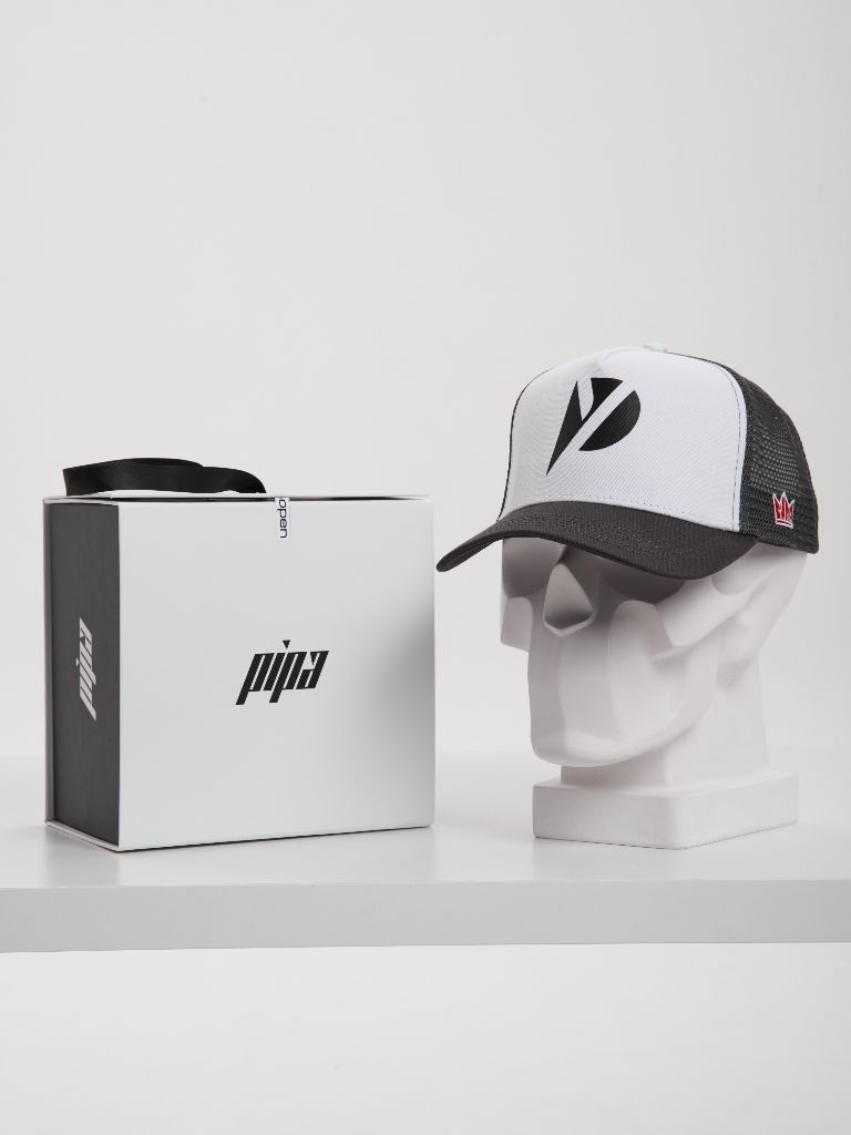 PIPA WHITE — бейсболка белая sold out, ожидается новый дроп